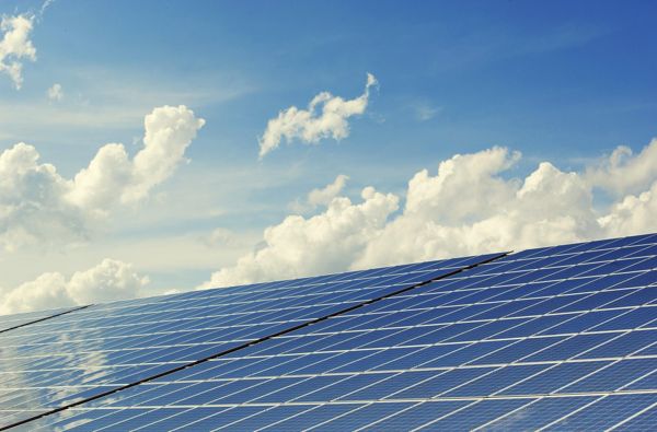 Instalações fotovoltaicas: Medidas de segurança e riscos a evitar