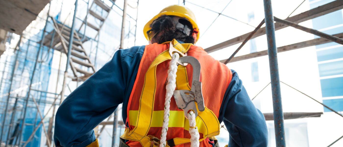 Qué revisar antes de usar una línea de vida instalada hace años